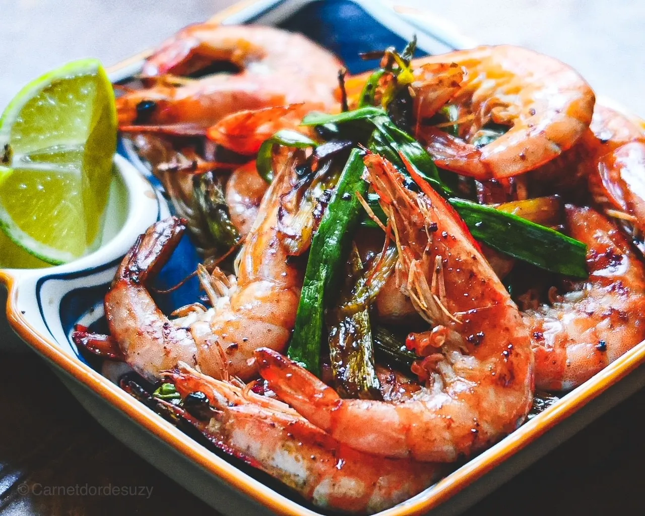 Crevettes sautées à la ciboulette et au gingembre 葱爆大虾