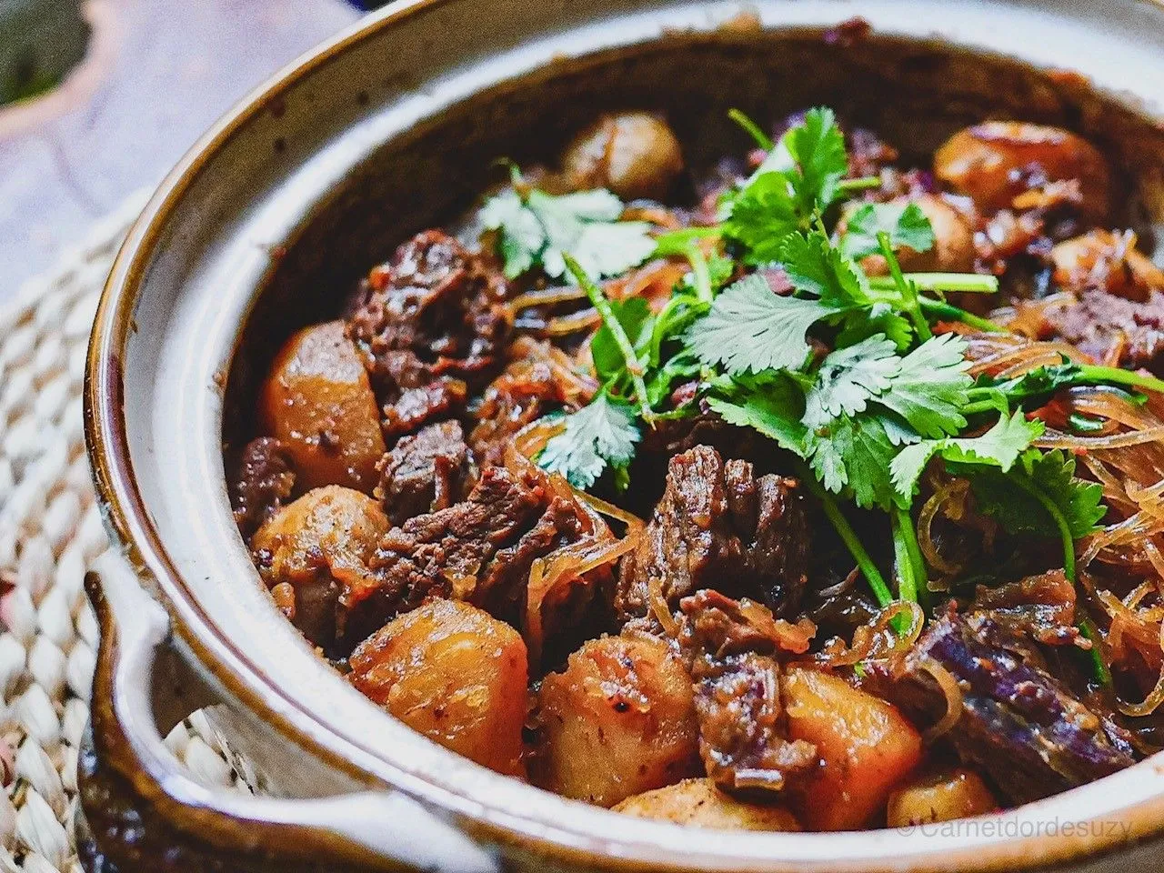 Marmite de boeuf au saté 牛肉粉丝沙茶煲