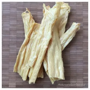 Bâtons de tofu caillé séché